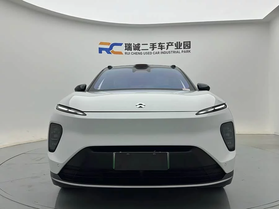 NIO ES8