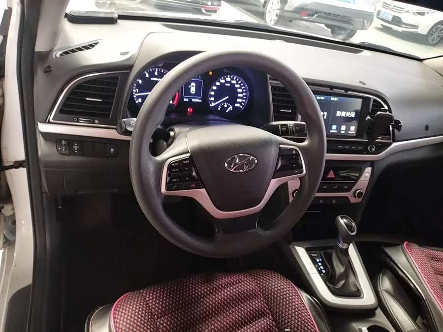 Hyundai elantra