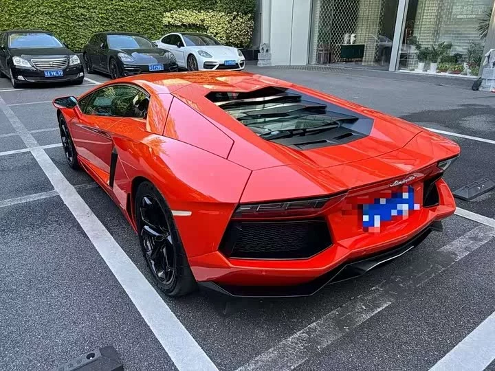 Lamborghini Aventador