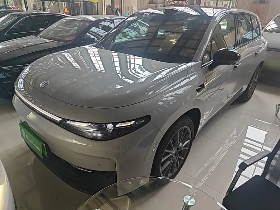 Leapmotor C10
