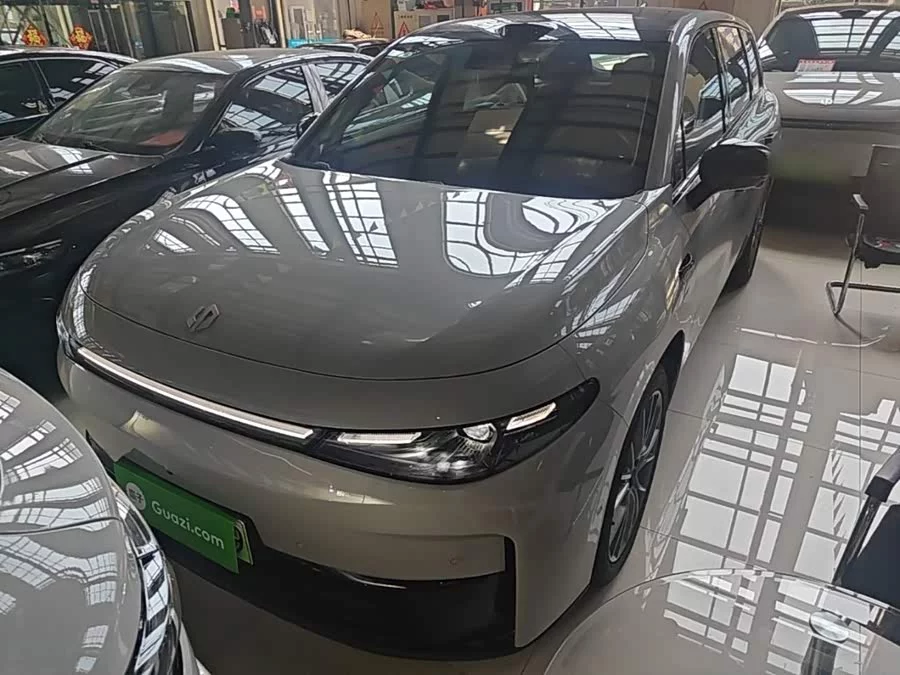 Leapmotor C10