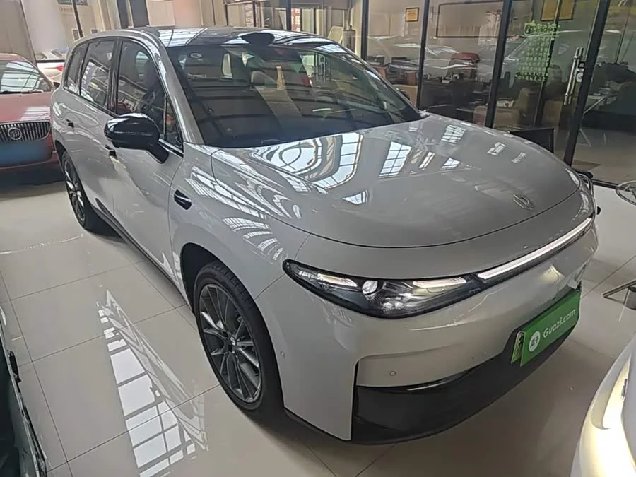 Leapmotor C10