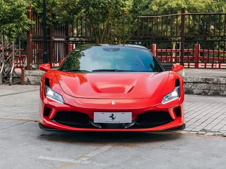 ferrari F8