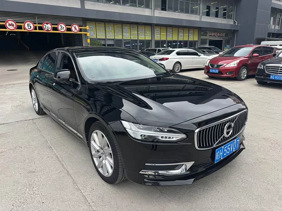 Volvo S90