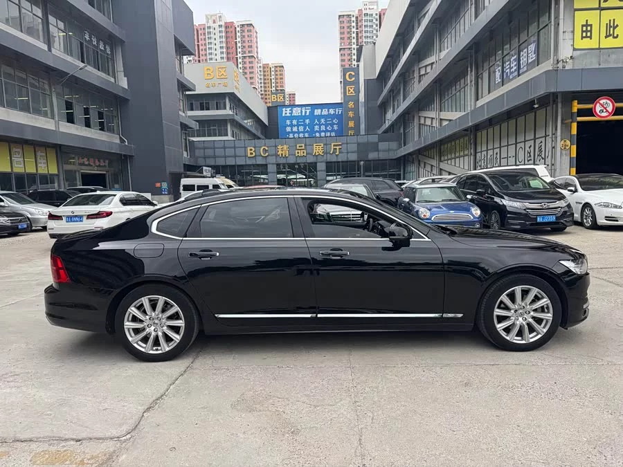 Volvo S90