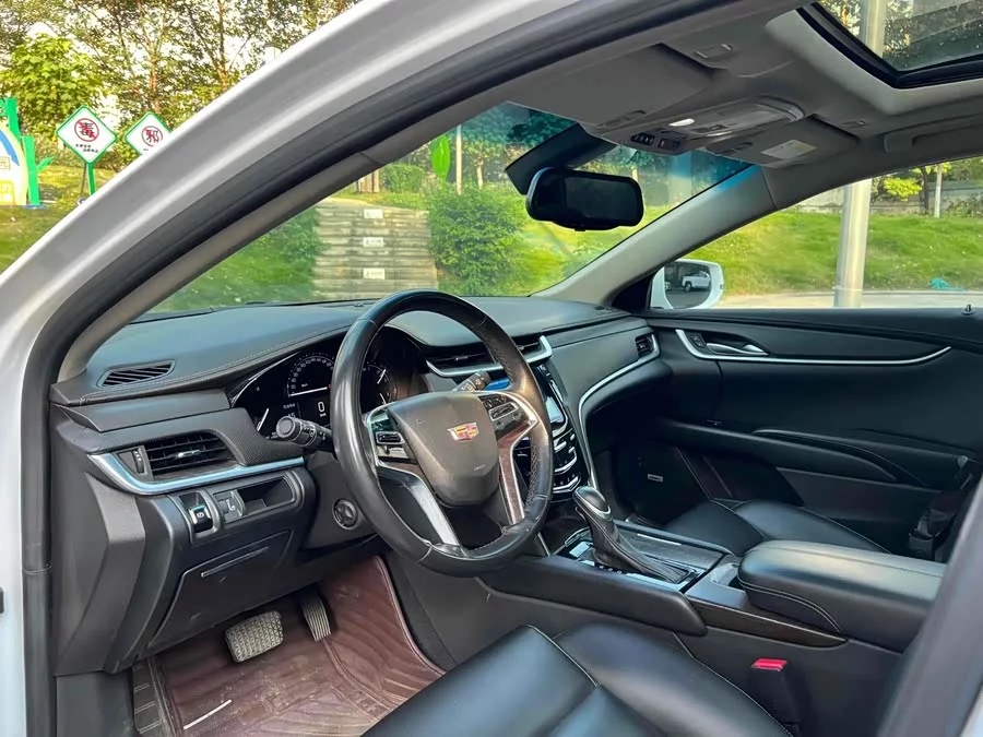 Cadillac XTS