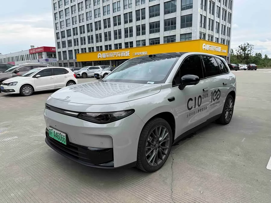 Leapmotor C10