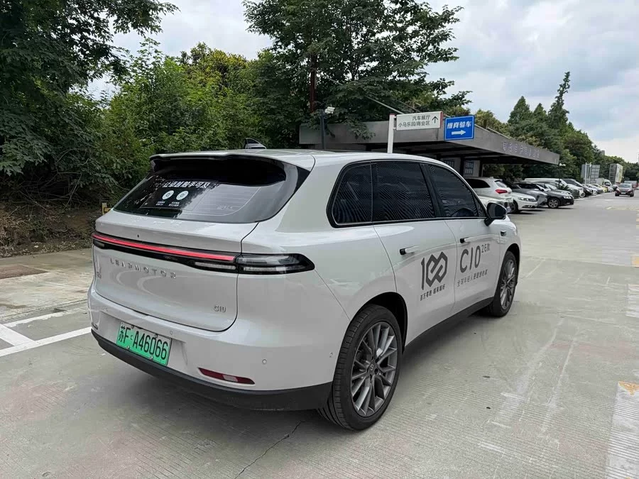 Leapmotor C10