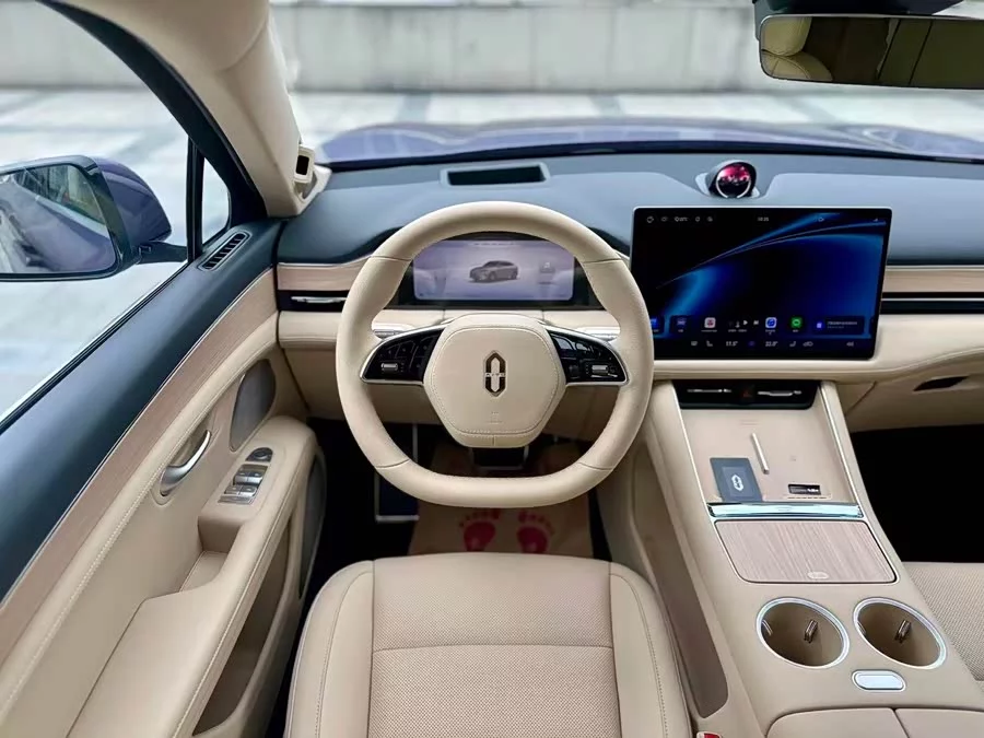 AITO Wenjie M5