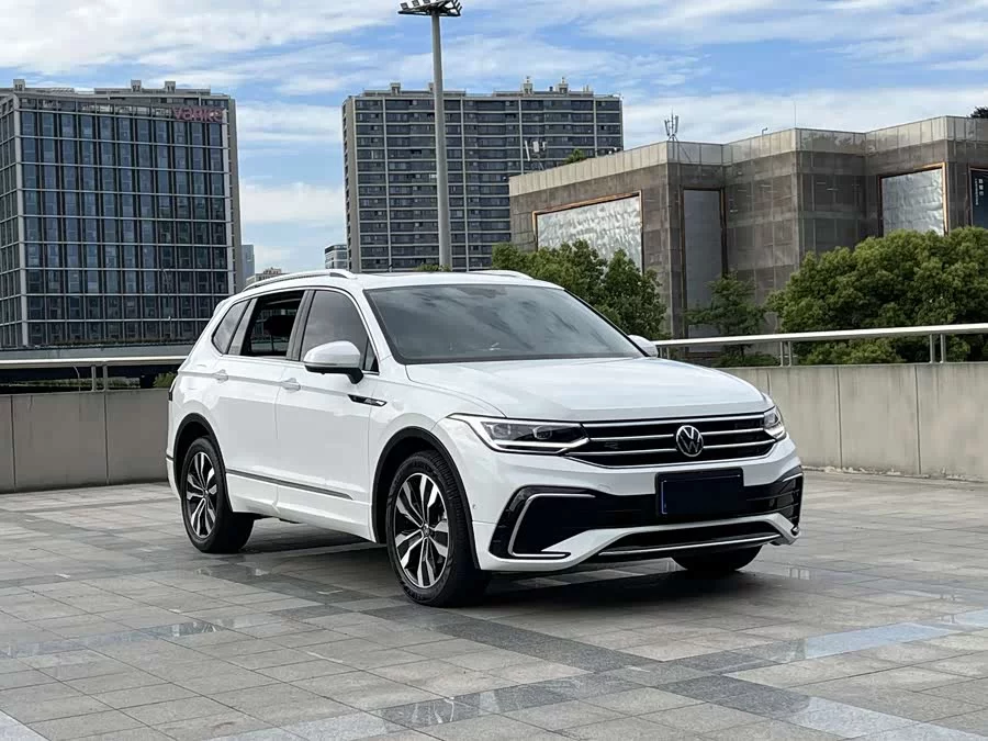 Volkswagen Tiguan L