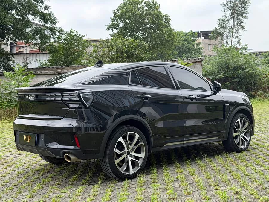 Lynk & Co 05