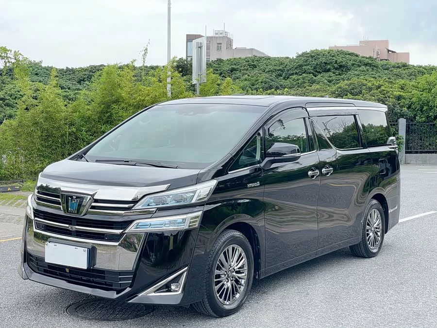 Toyota Crown Vellfire