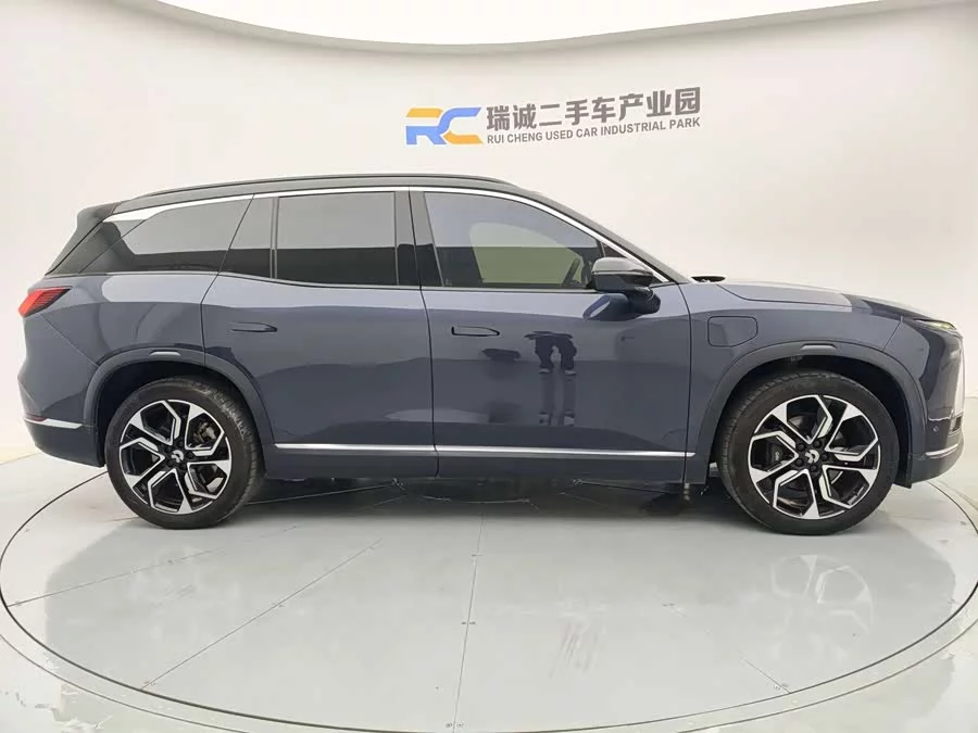 NIO ES8