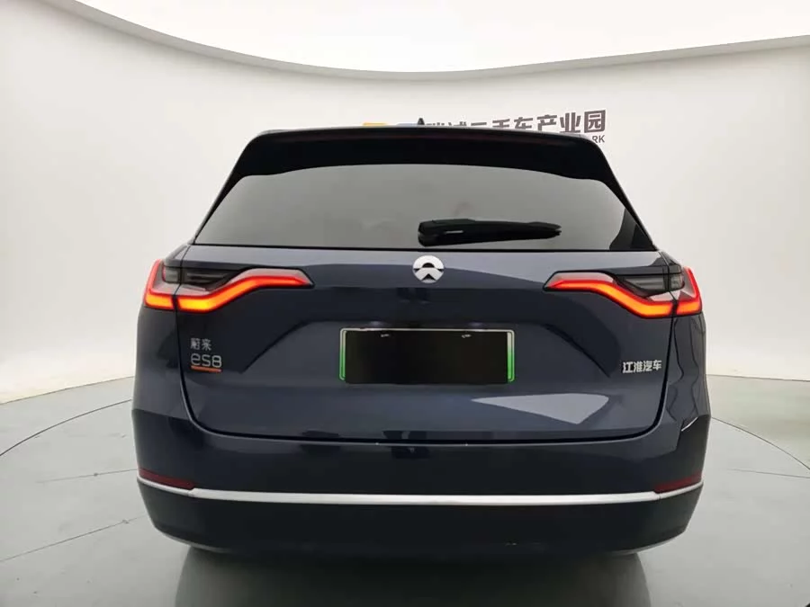 NIO ES8