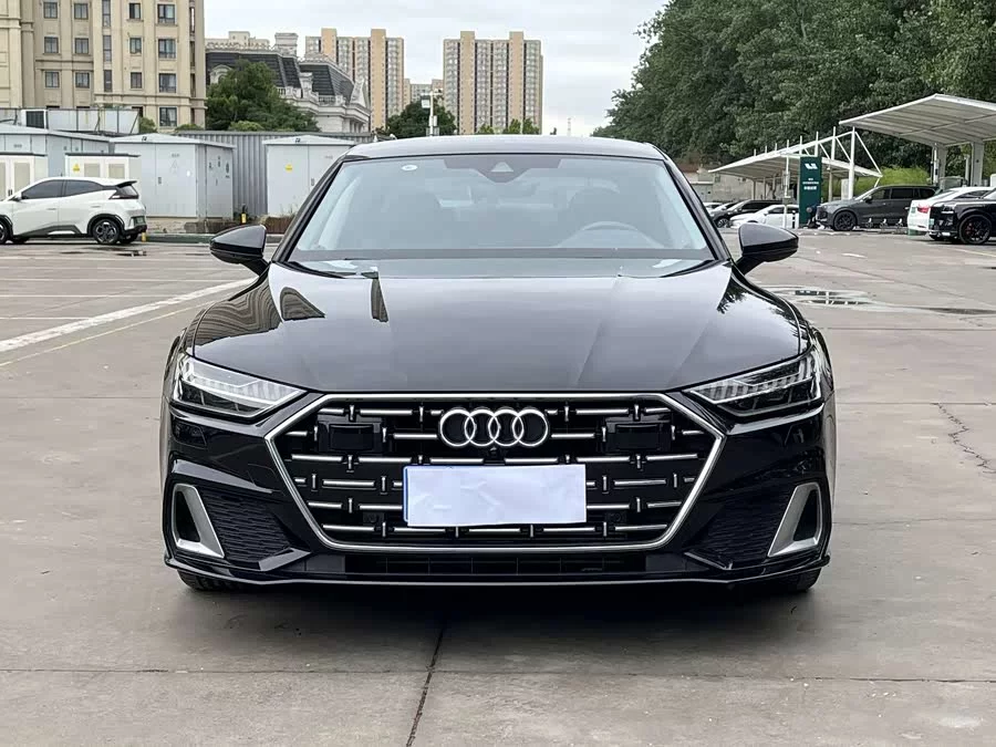 Audi A7L