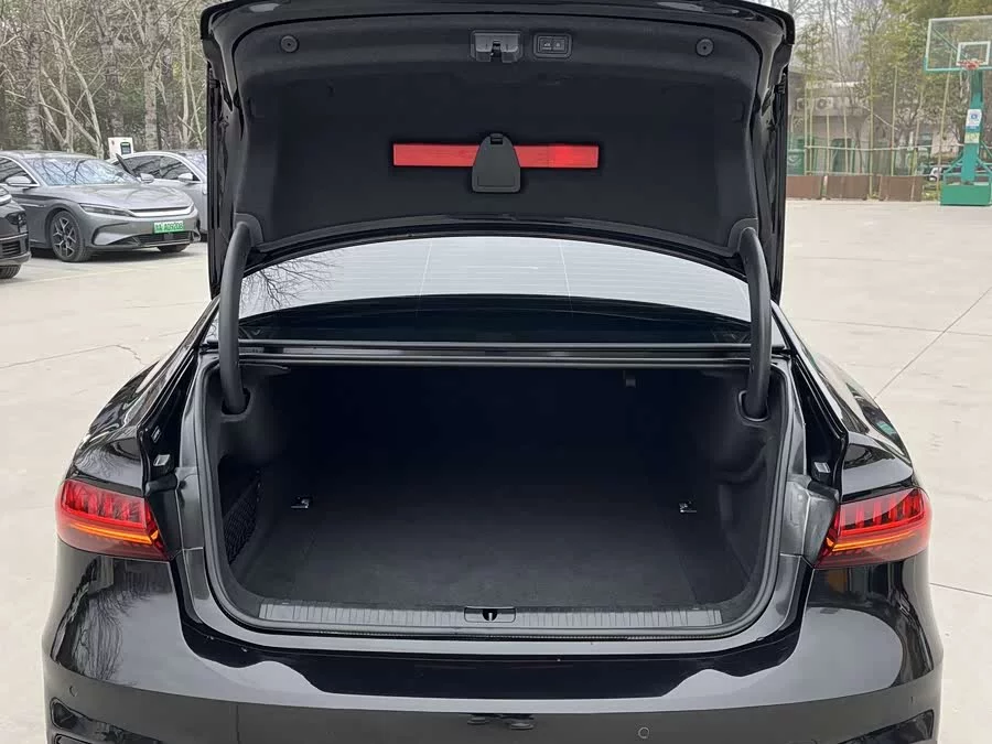 Audi A7L