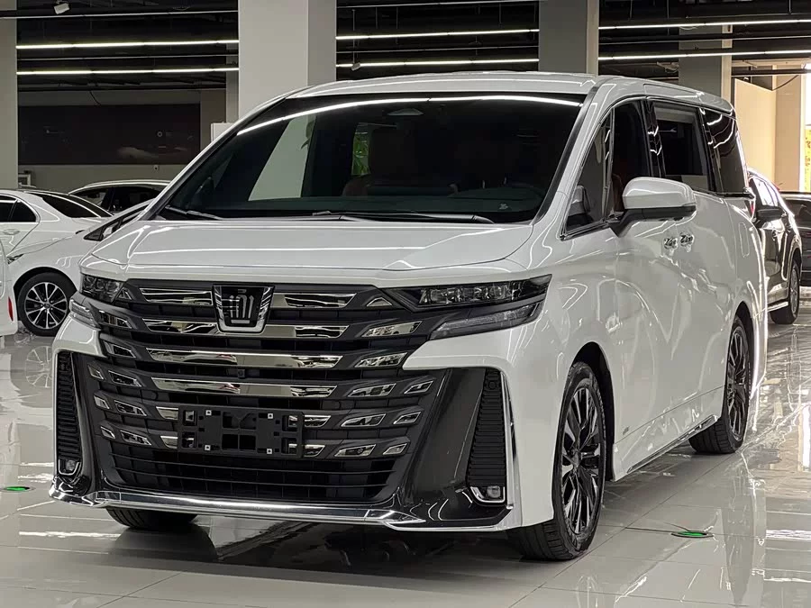 Toyota Crown Vellfire