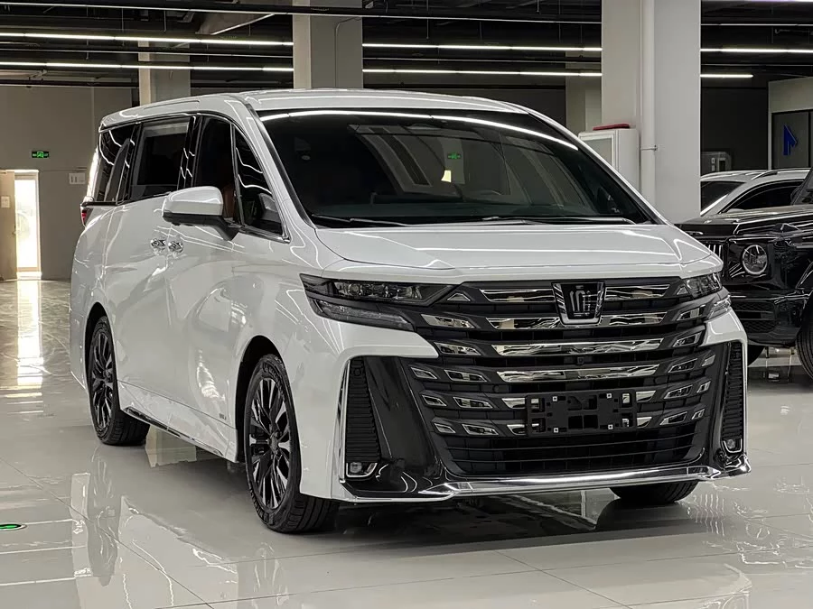Toyota Crown Vellfire