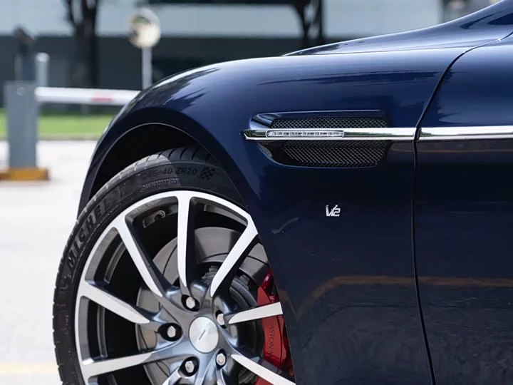 Aston Martin Rapide
