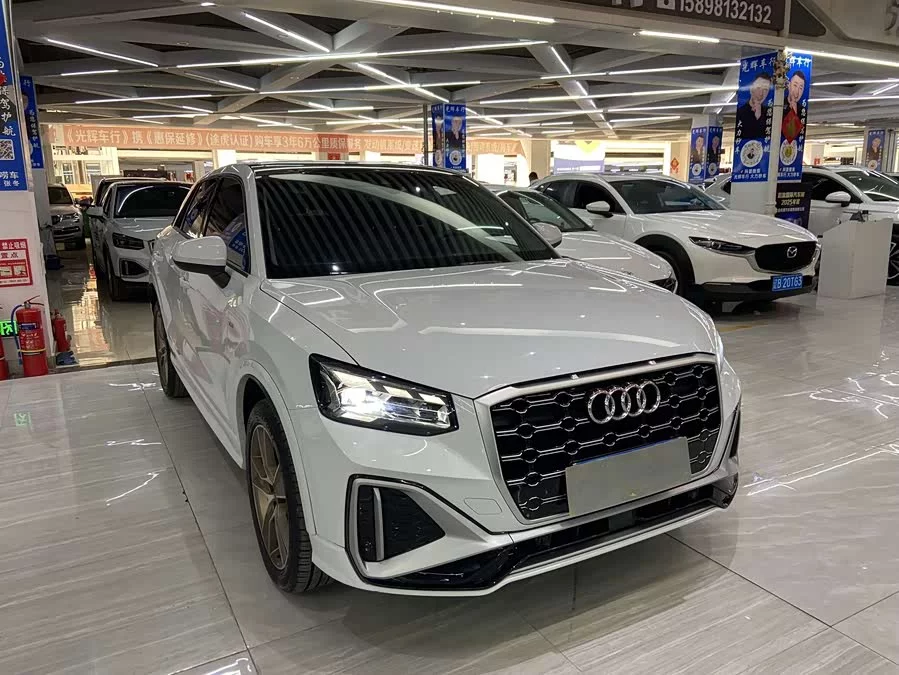Audi Q2L