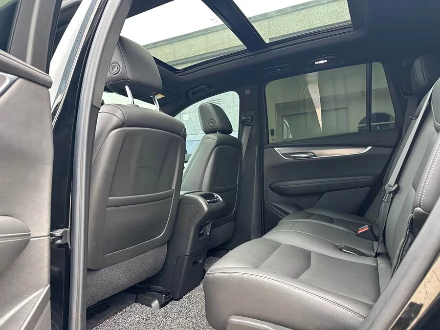 Cadillac XT6