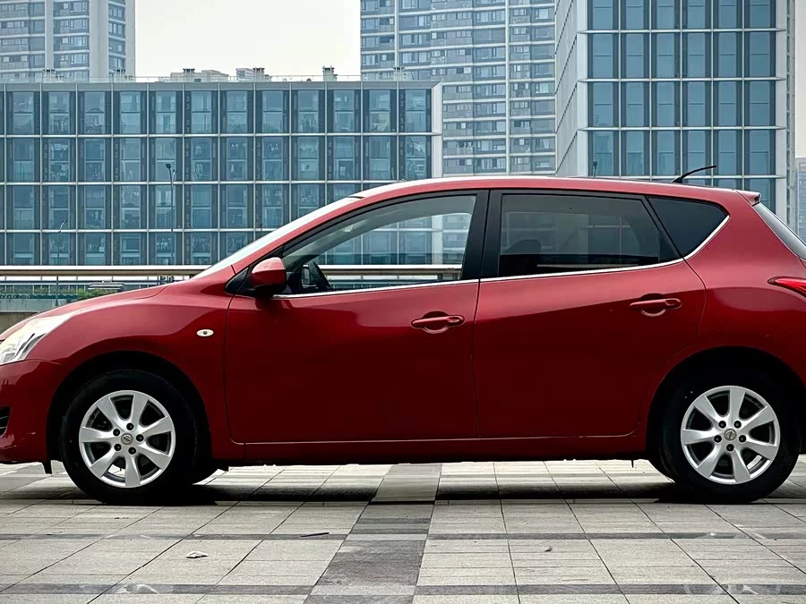 Nissan Tiida