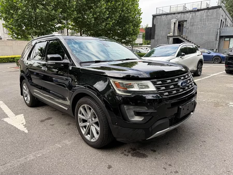 Ford Explorer