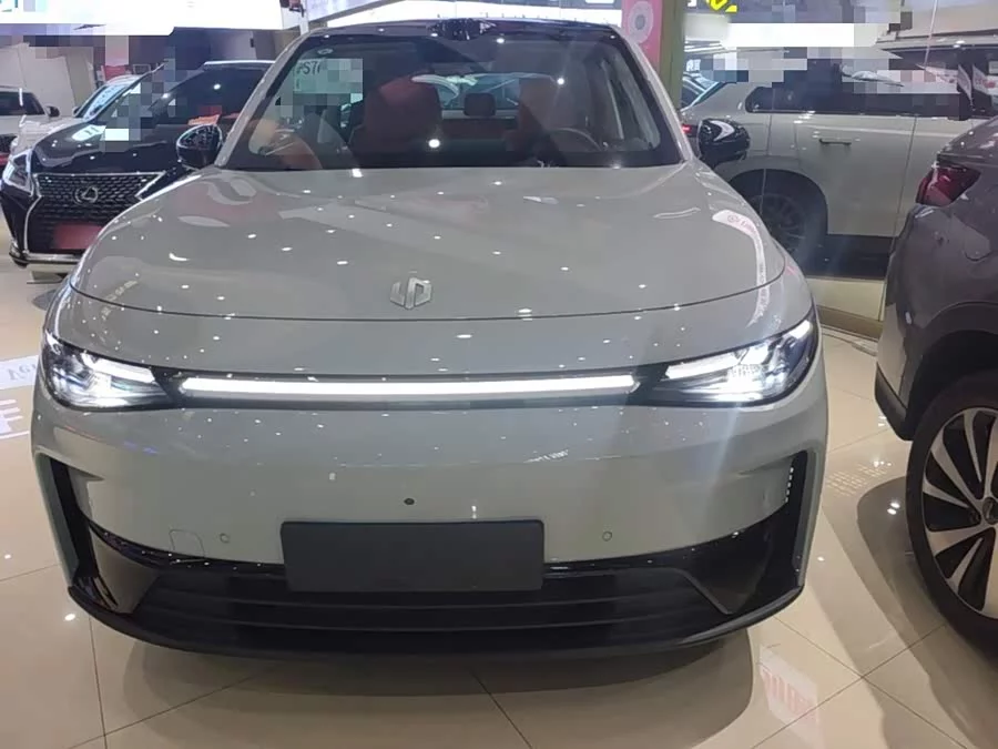 Leapmotor C10