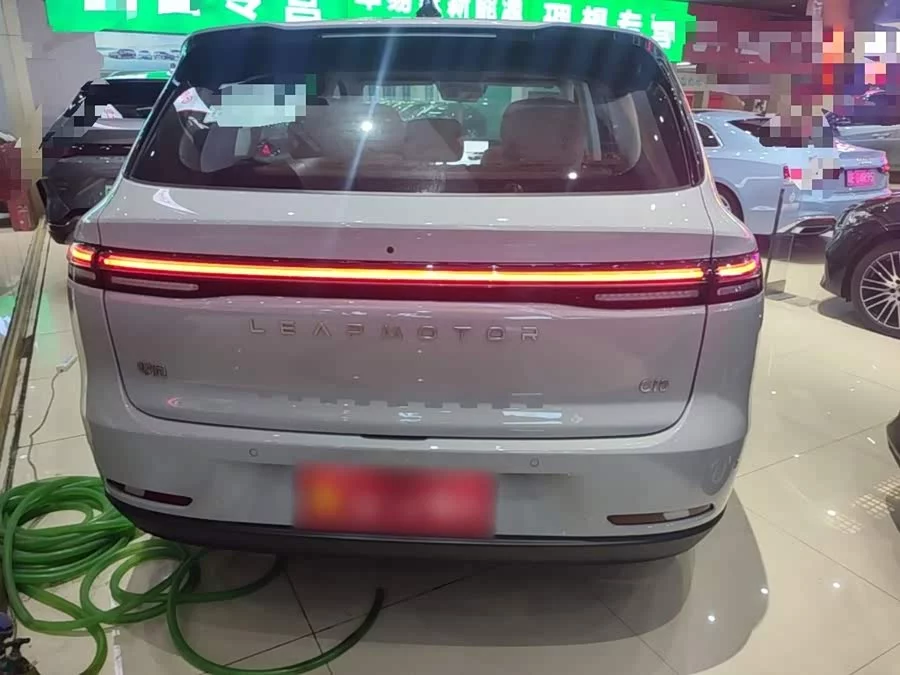 Leapmotor C10