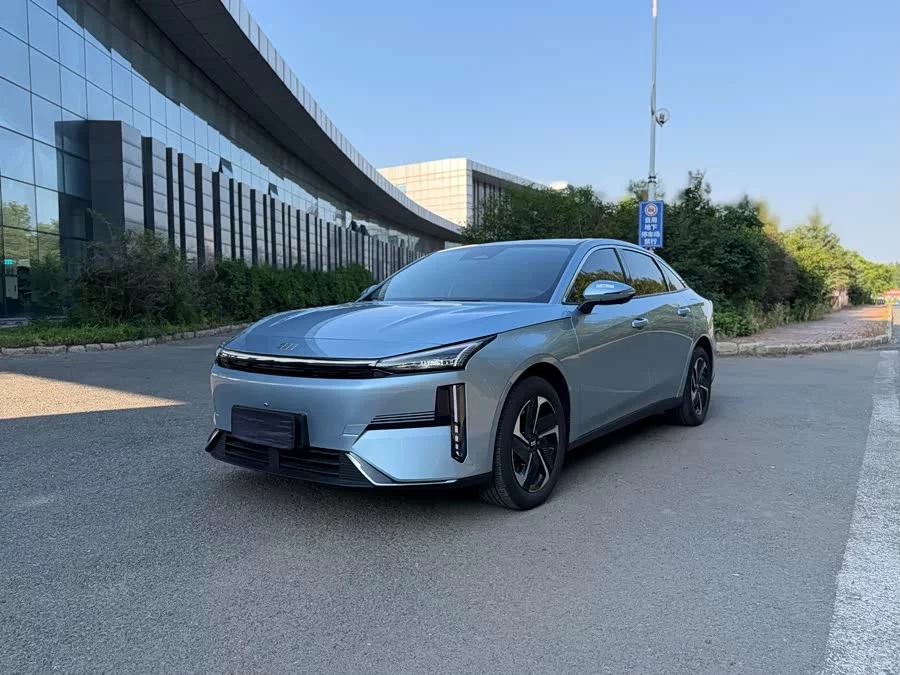 Geely Galaxy L6