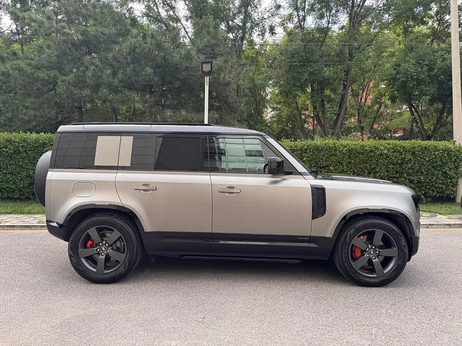 Land Rover guard