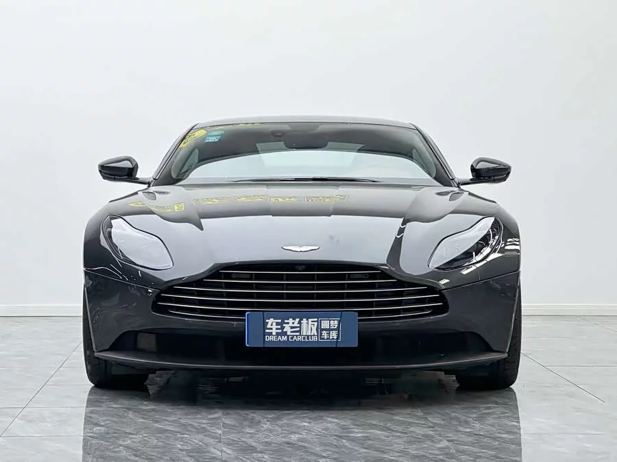 Aston Martin DB11
