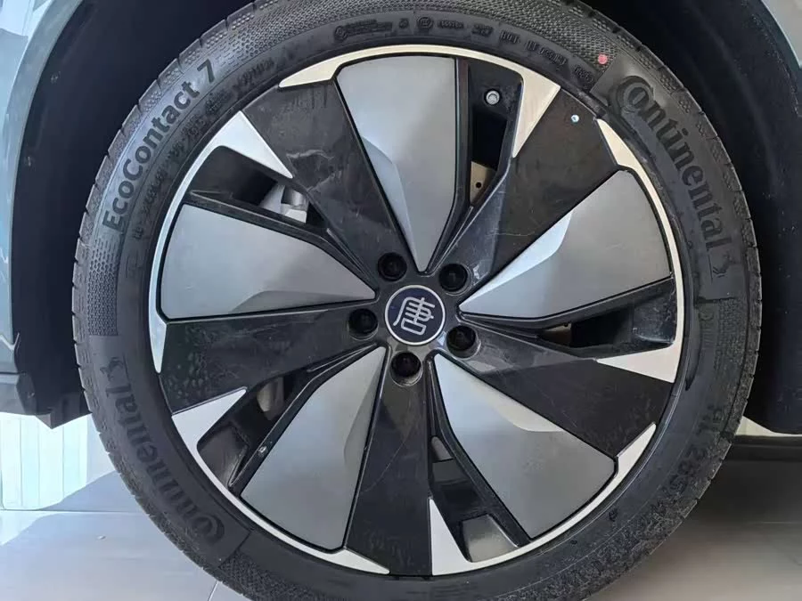 BYD Tang L