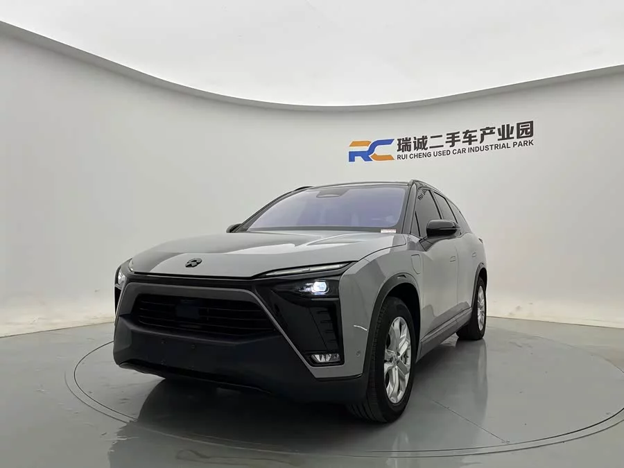 NIO ES8