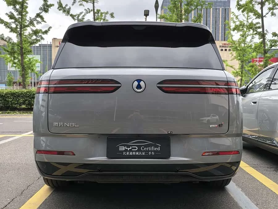 BYD N8L