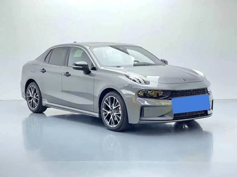 Lynk & Co 03