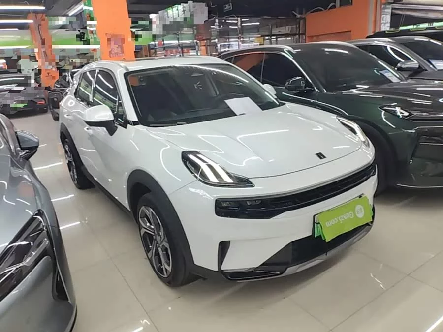 Lynk & Co 06 EM-P