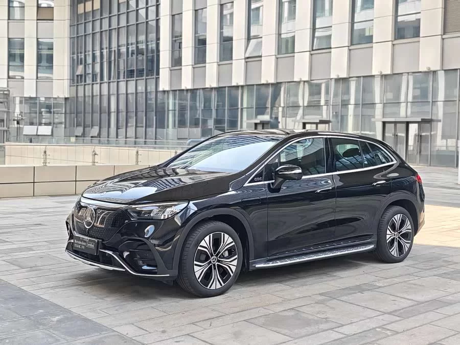 Mercedes Benz EQE SUV
