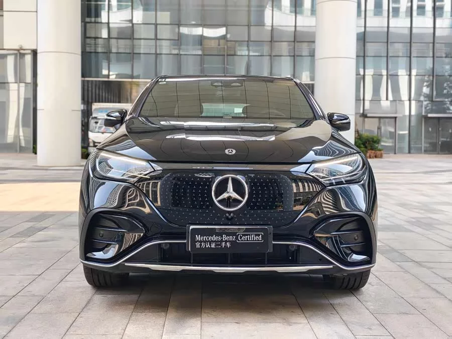 Mercedes Benz EQE SUV