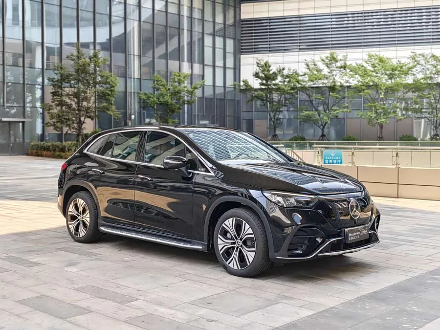 Mercedes Benz EQE SUV