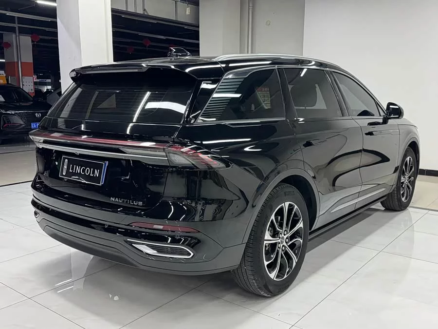 Lincoln Navigator