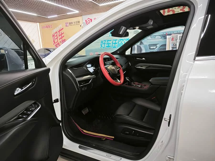 Cadillac XT4