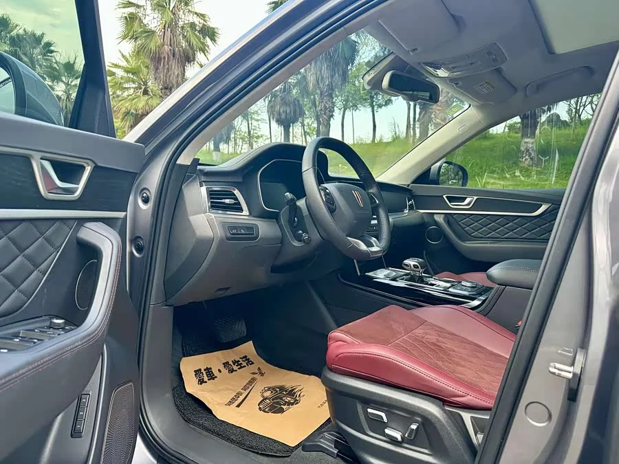 Hongqi HS7