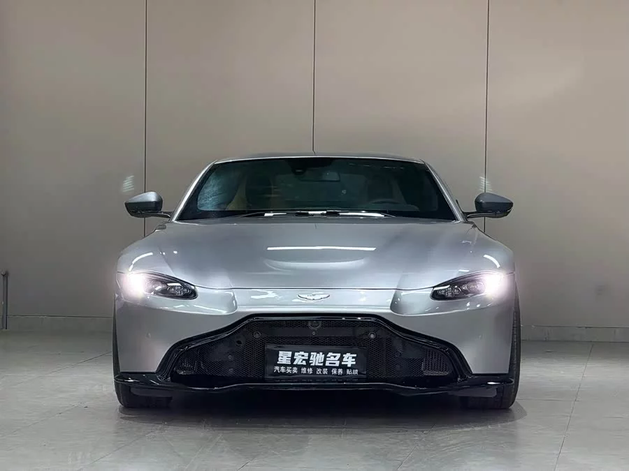Aston Martin V8 Vantage