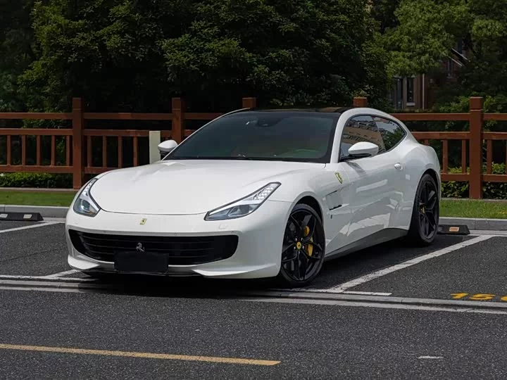 ferrari GTC4Lusso