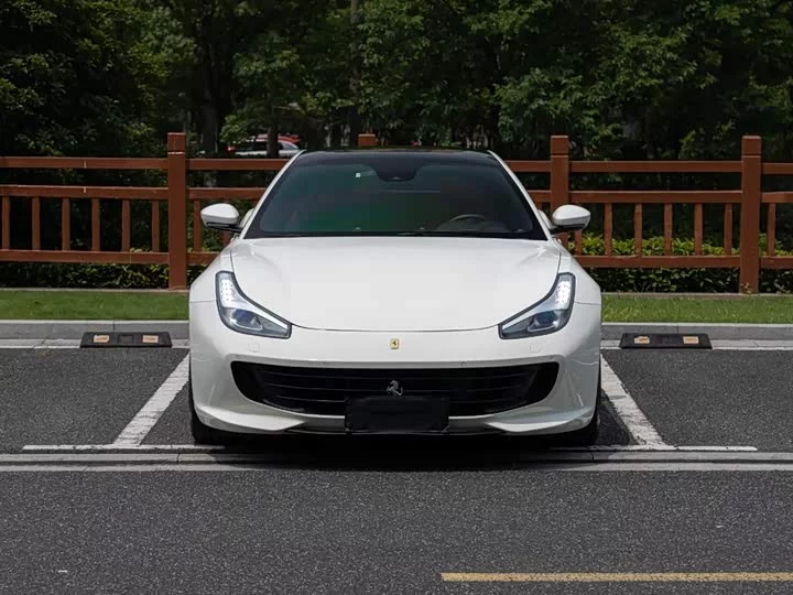 ferrari GTC4Lusso
