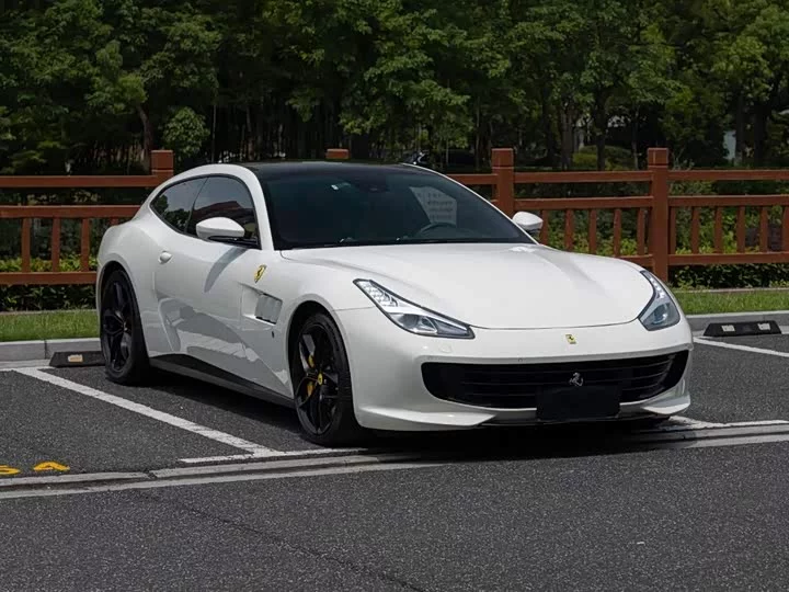 ferrari GTC4Lusso