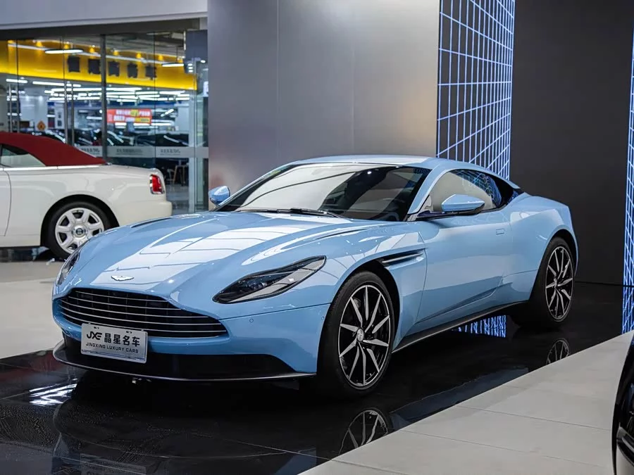 Aston Martin DB11