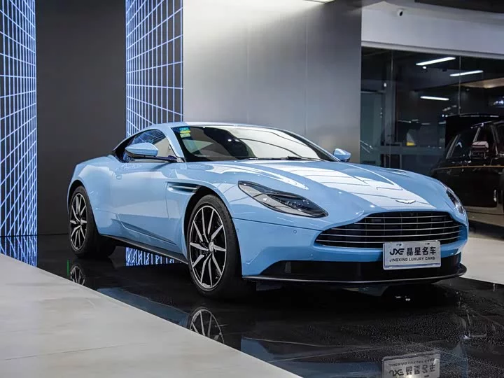 Aston Martin DB11