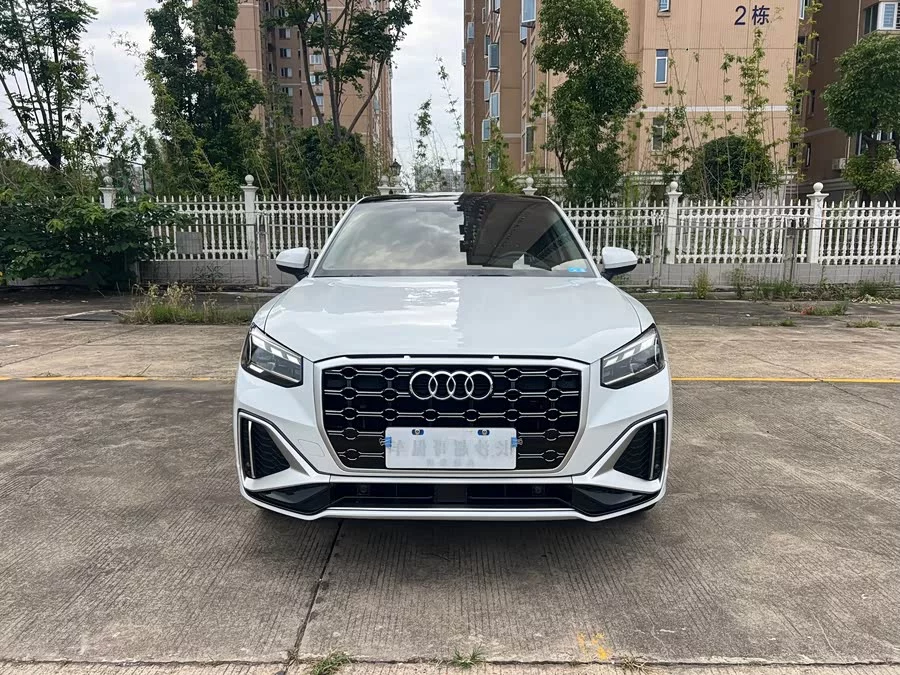 Audi Q2L